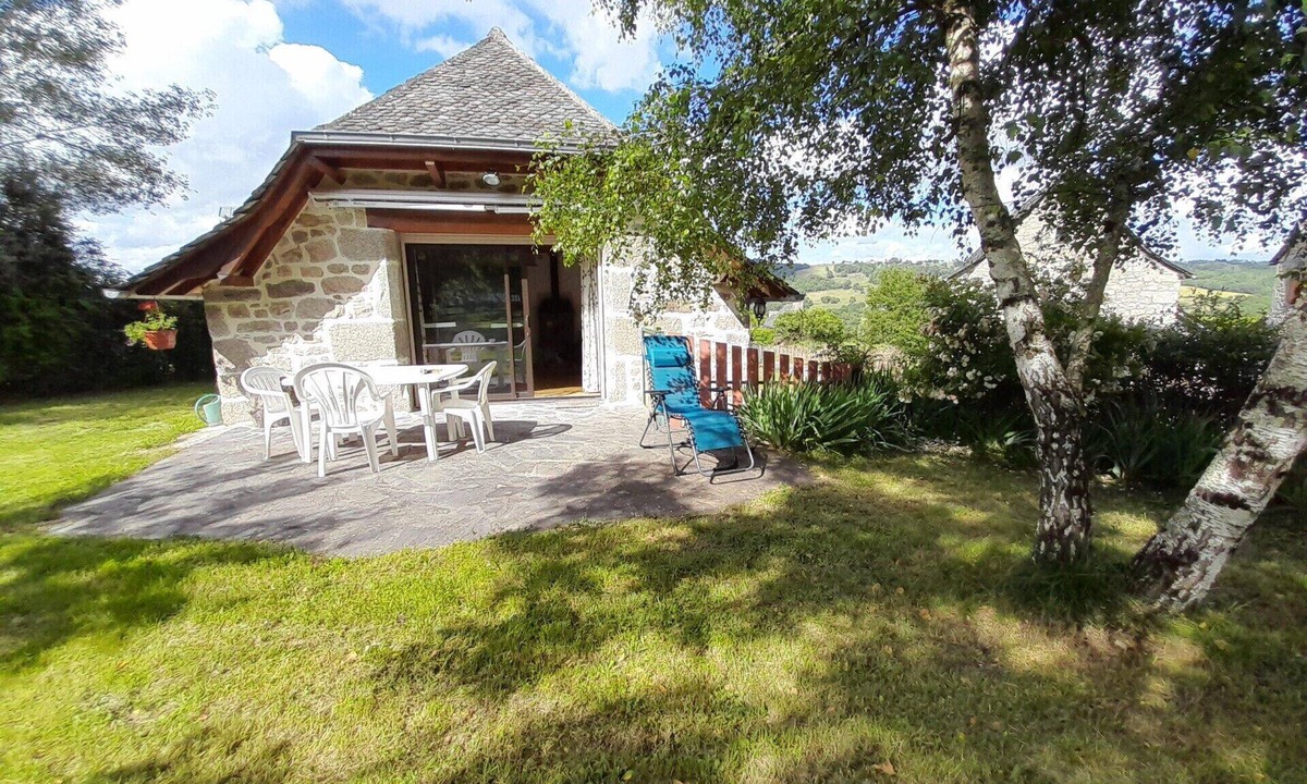 Espeyrac Other | Quiet gite on a shady plot Near the medieval town of Conques