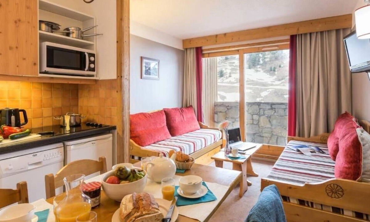 Meribel-Mottaret Apartment | Résidence Pierre & Vacances Les Sentiers du Tueda - Apartment for 6 people - 1 bedroom + 1 sleeping area
