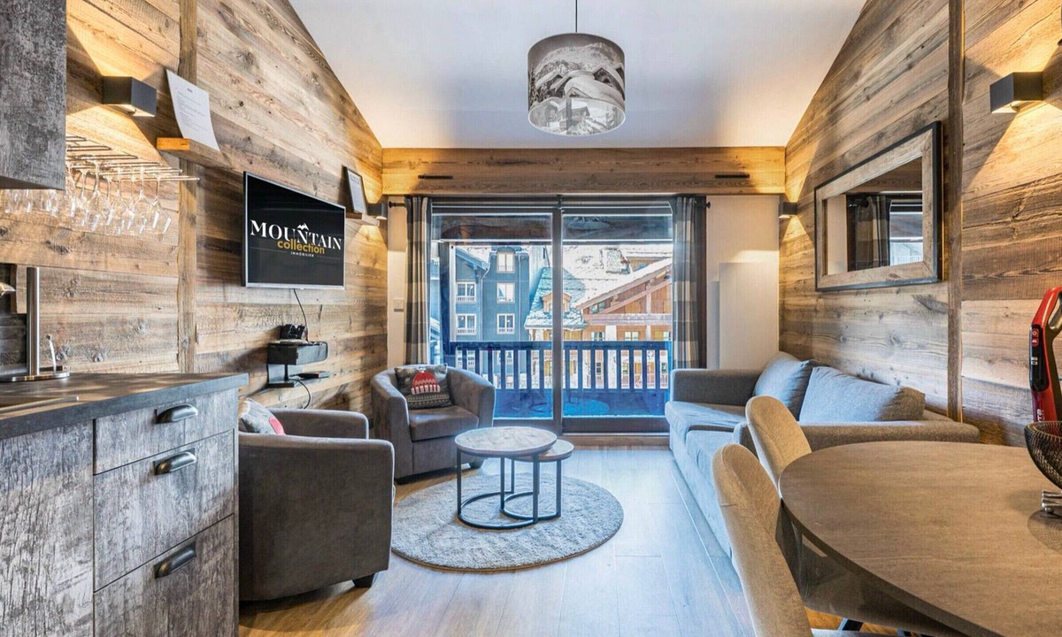 Val-d'Isere Apartment | Renovated studio with balcony in Val-d'Isère center