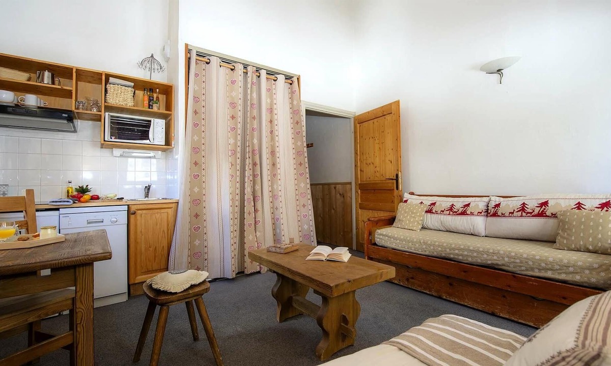 Val-d'Isere Apartment | Residence Alpina Lodge - 2 Room Apartment - 4 People