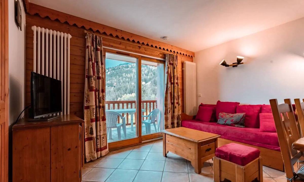 Arc-1800 Apartment | Roselend Residence - Charming 3-room apartment located in a residence in the village of Chantel, close to the slopes and with swimming pool.