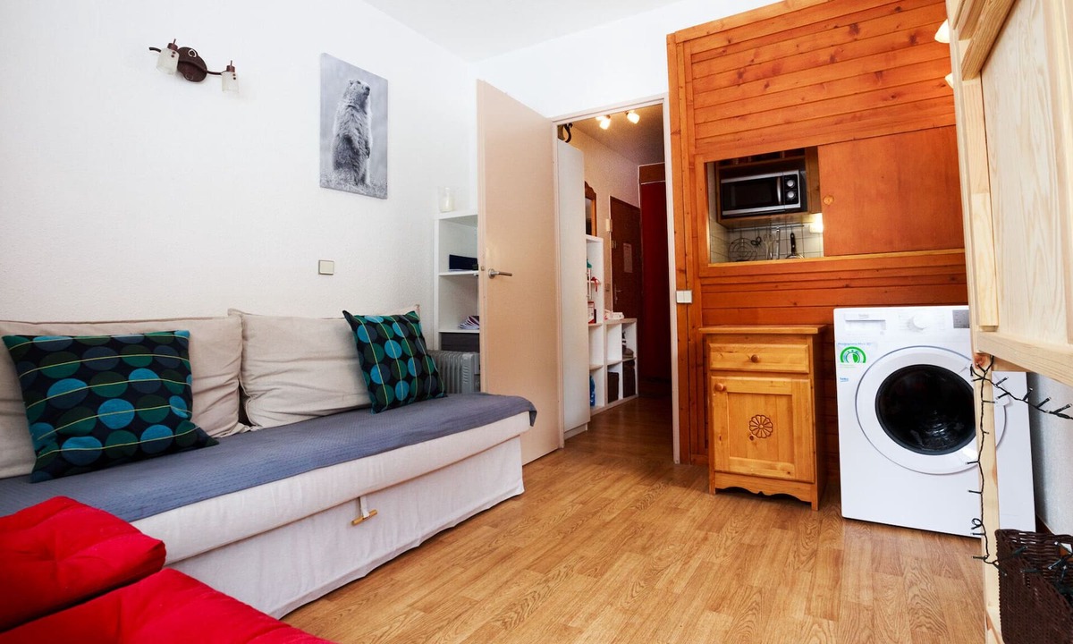 Val-d'Isere Apartment | Ski in / out cosy 1 bed apartment on the snowfront seasonal let