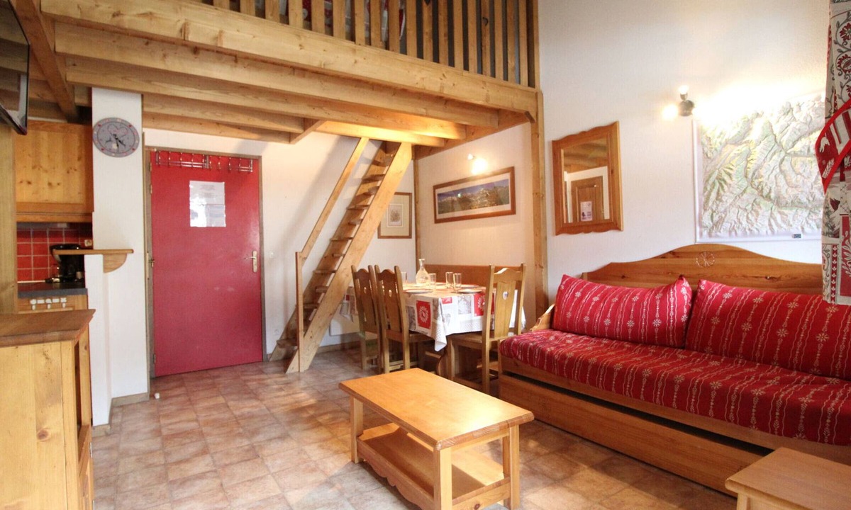 Val Cenis Apartment | Spacious 6-person apartment at the slopes with parking and Wi-Fi