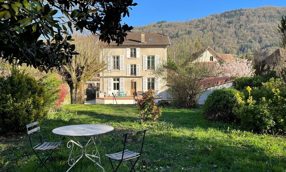 Saint-Bueil House | Spacious, authentic country house near Lac d'Aiguebelette