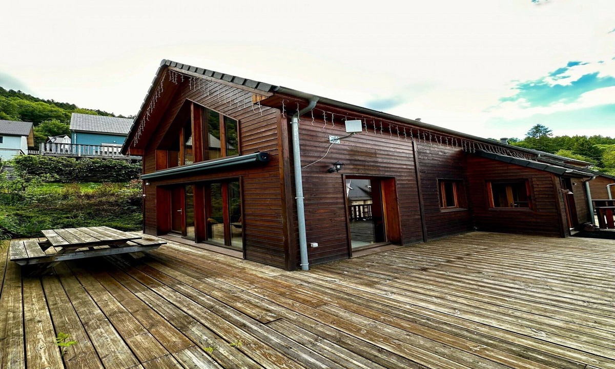 Mont-Dore Ski Chalet | Spacious French Chalet Stay for 10