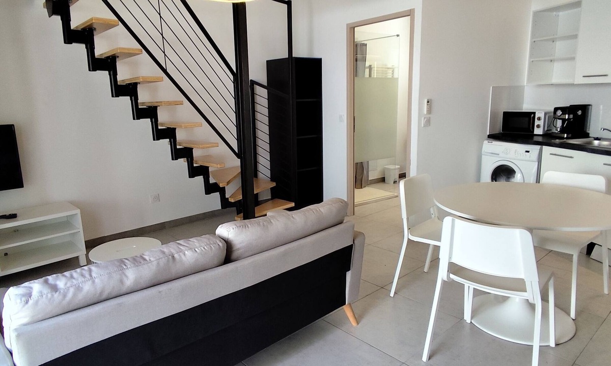 La Pompignane Apartment | Studio 32 m², quiet and air-conditioned, ideal for discovering Montpellier and its region.