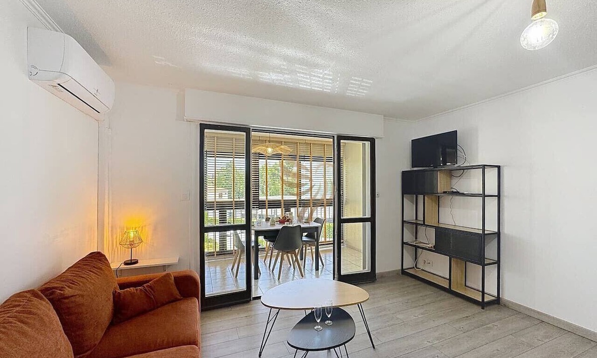 Frejus Apartment | Studio 4pers-Terrace-clim-wifi-parking