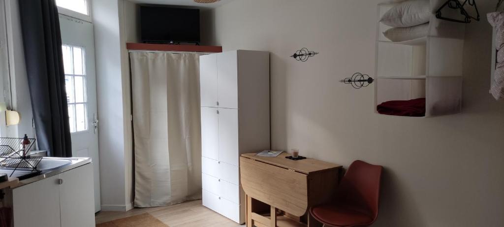 Argentre Apartment | Studio - BMX