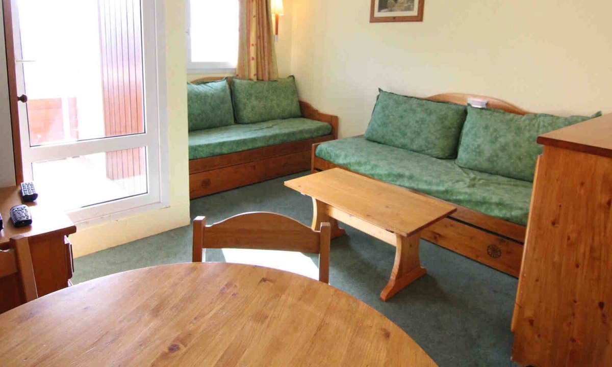 Eclose-Ouest Apartment | Studio Huez, studio flat, 4 persons