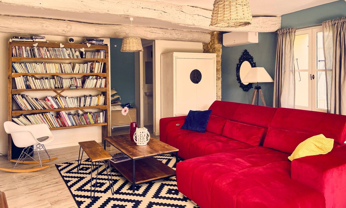 Le Barroux House | Superb mas, absolute calm, view of the château and Mont Ventoux, large swimming pool, vineyards
