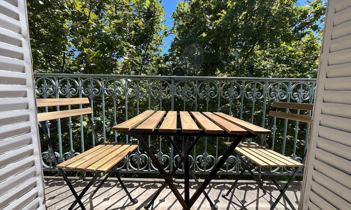 Voltaire - Saint Amour Apartment | The Gambetta