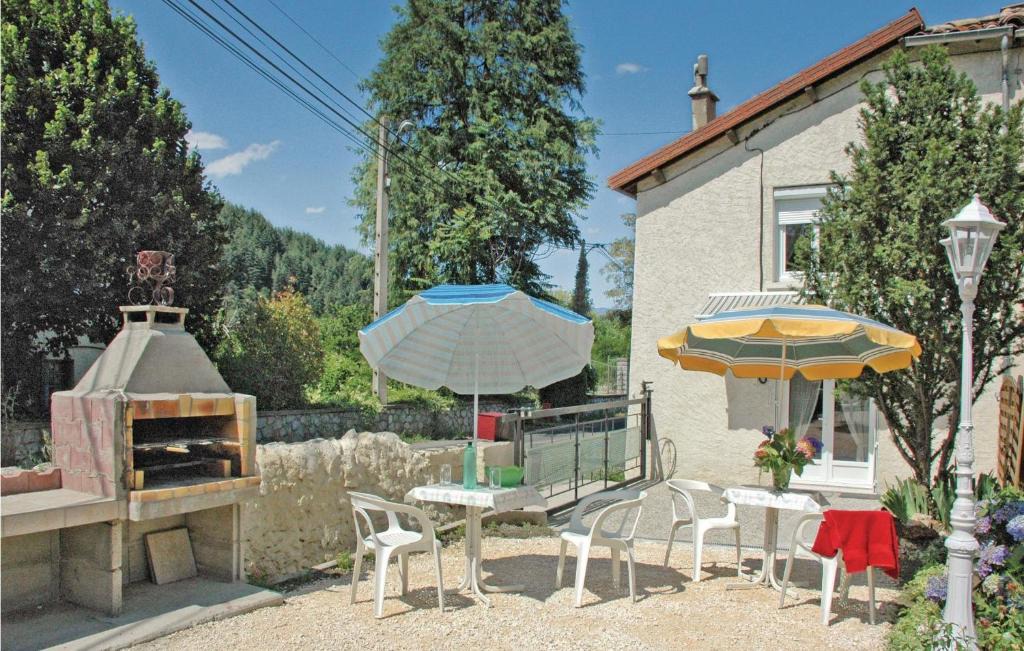 Jaujac House | Two-Bedroom Holiday Home in Jaujac