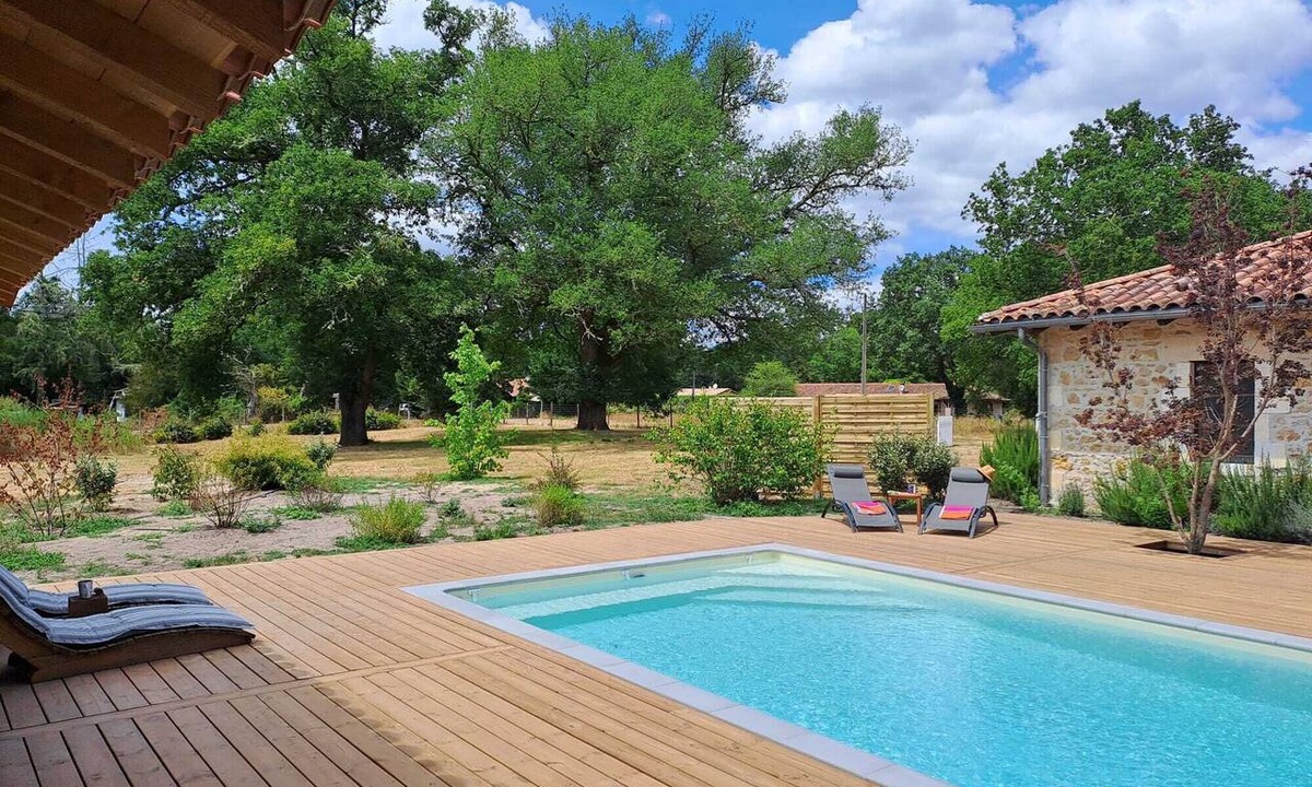 Sore House | Vacation home with a pool, sleeps 6, in a quiet location