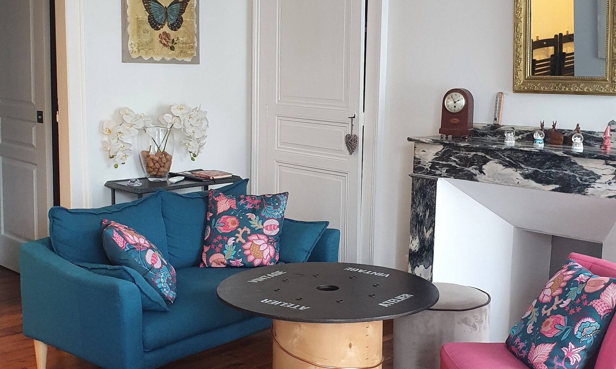 Bagneres-de-Luchon Apartment | VERY NICE 2-ROOM APARTMENT 4 PEOPLE VERY FUNCTIONAL AND SUNNY