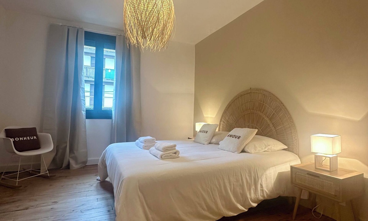 Brive-la-Gaillarde House | Villa Balzac - Maison en centre-ville - 4 personnes - climatisé