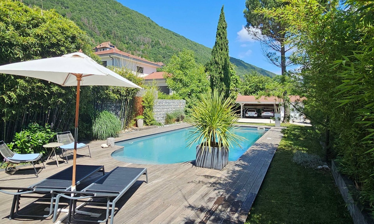Sevrier Villa | Villa Blanche - Entre montagne, piscine et calme