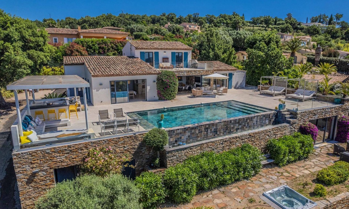 Les Restanques Villa | Villa Luxe Avec Piscine vue Paronamique de la Baie de St Tropez & Plages 10mns!