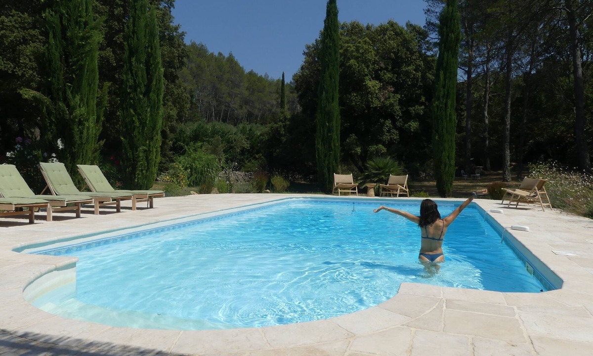 Lorgues Villa | VILLA WITH HEATED AND SECURED POOL 2 TO 8 PERSONS ALL OPTIONS IN HEART LORGUES