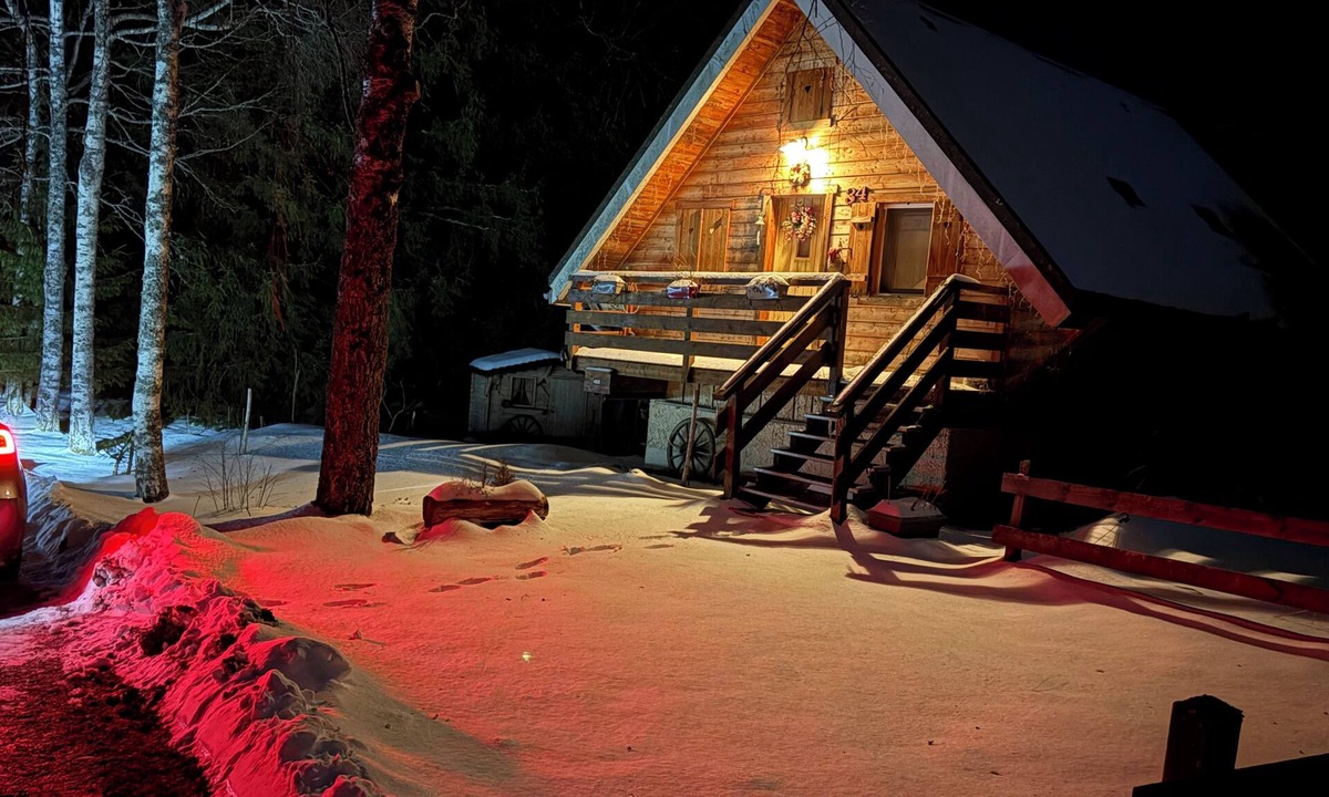 Lans-en-Vercors Ski Chalet | Villard de Lans beautiful renovated chalet cosy sunny quiet absolute superb view