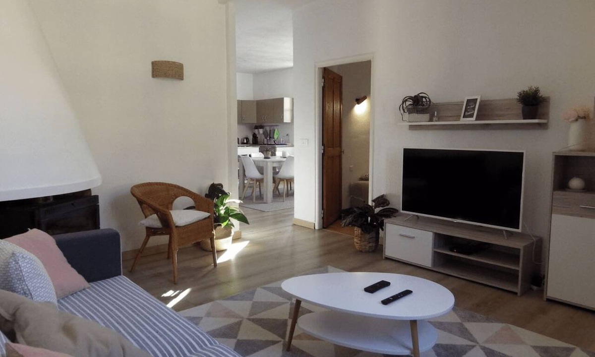 Chateauneuf-du-Pape Apartment | Welcome to La Voile Bleue! Apartment for up to 6 people