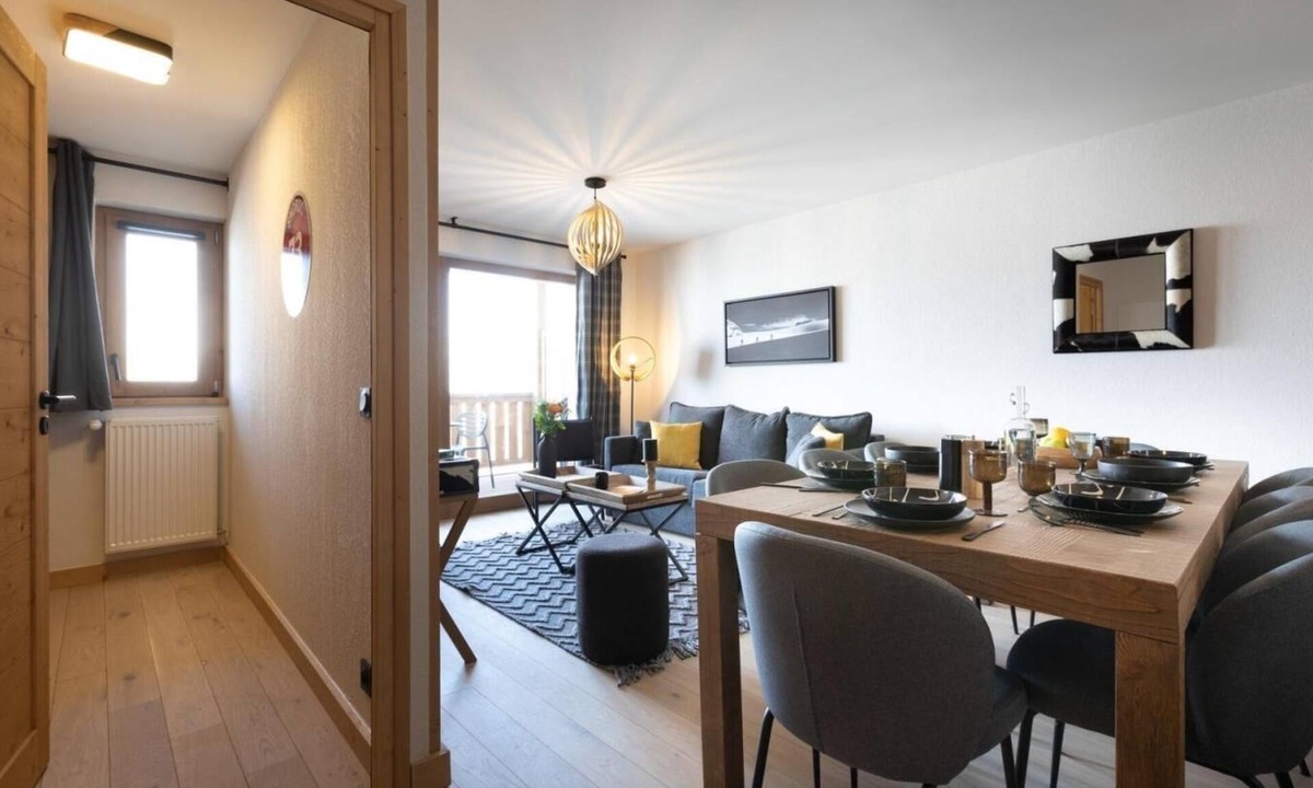 Montalbert Apartment | Wifi, swimming pool, sauna, hammam, balcony, parking, ski locker, 68-90m², Montalbert