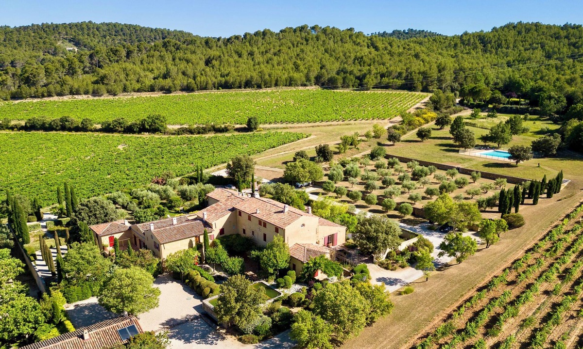 Pertuis Apartment | Your own corner of Provence in a 18th century typical bastide