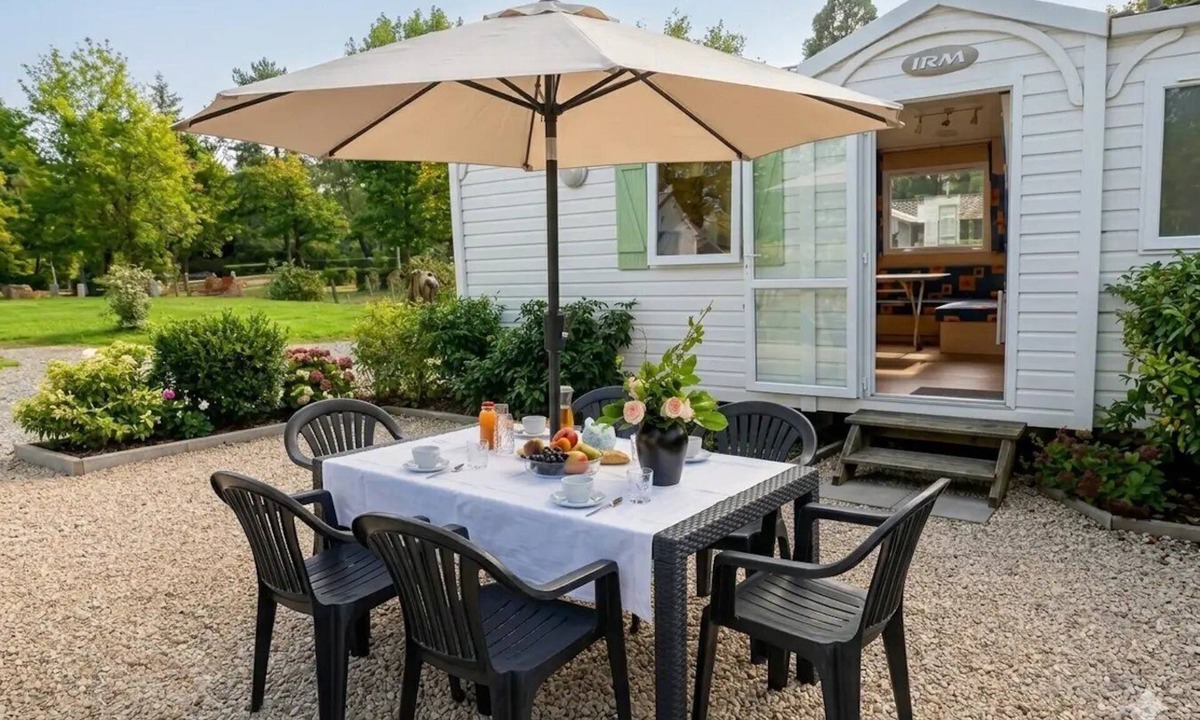 Saint-Honore-les-Bains House | ZEcamping 3 étoiles parc aquatique toboggans chiens acceptés locatif TV 23m2