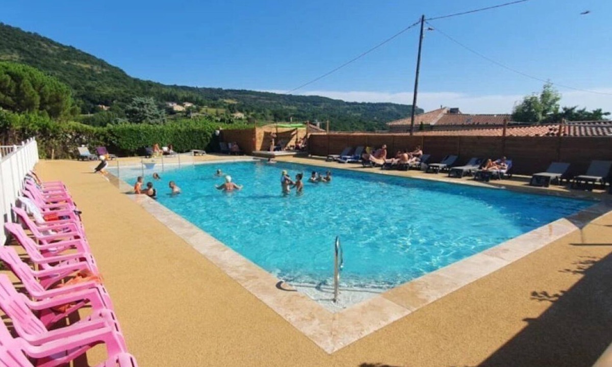 Darbres Ski Chalet | ZEcamping 3 étoiles pataugeoire chalet LV BBQ clim 35m2