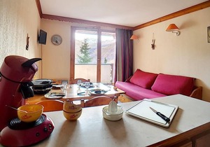 100m from shops, 7th floor, balcony, tv, ski locker, 30m², Les Menuires