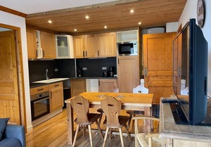 2nd floor, balcony, tv, ski locker, 45m², Valloire