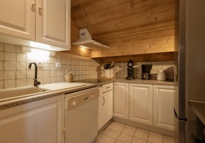 3rd floor, balcony, parking, tv, ski locker, 52m², Valloire