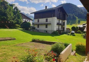 Chalet cosy pour 2-3 pers. avec jardin au cœur du village, à 5 min du ski et proche des commerces - FR-1-342-274