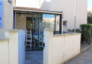 Cozy 3-Room Mezzanine House near Grazel Beach with Private Parking and Veranda