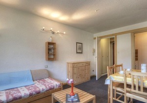 Séjour montagne à Serre-Chevalier, appartement 4 pers. avec balcon, proche commerces. - FR-1-330E-69