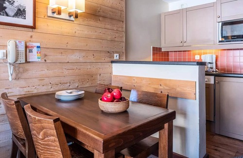 Arc-1800 Apartment | 1 Bedroom Apartment 4 People