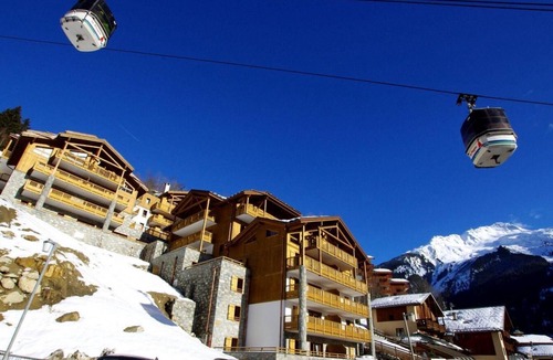 Champagny-en-Vanoise Apartment | 100m from resort center, 5th floor, balcony, parking, tv, ski locker, 72m², Champagny-en-Vanoise