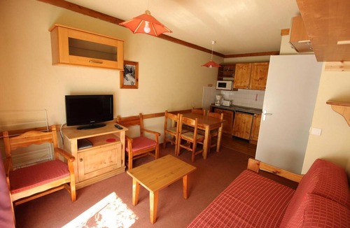 Valfrejus Apartment | 100m from resort center, 2nd floor, view ski slopes, balcony, parking, tv, ski locker, 31m²