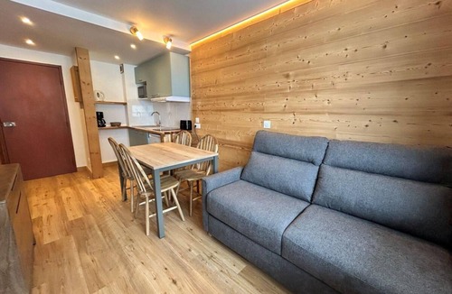 Tignes Apartment | 100m from resort center, 1st floor, balcony, 22m², Tignes