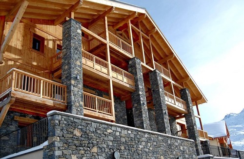 Les Bruyeres Apartment | 100m from shops, 4th floor, terrace, balcony, fireplace or stove, tv, ski locker, 149m²