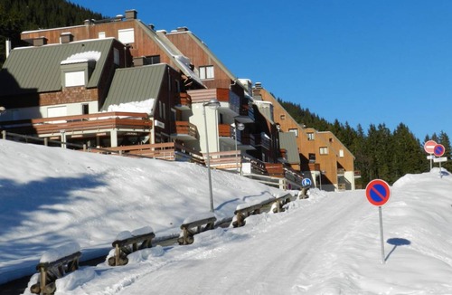 Le Pleynet Apartment | 100m from ski slopes, parking, tv, ski locker, 24m², Les 7 Laux