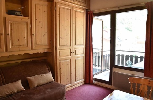 Pralognan-la-Vanoise Apartment | 10m from resort center, 4th floor, balcony, parking, tv, 24m², Pralognan-la-Vanoise
