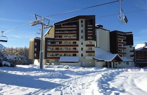 Bergers Apartment | 120m from shops, 1st floor, swimming pool, sauna, balcony, tv, ski locker, 40m², Alpe d'Huez