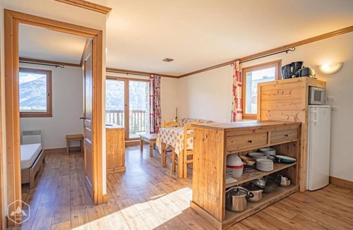 Aussois Apartment | 150m from resort center, floor -2, balcony, tv, 50m², Aussois