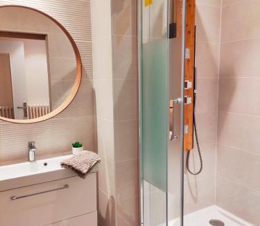 Valence Apartment | 157m2, 4 chambres, 4 salles de bains, 2 WC, hypercentre