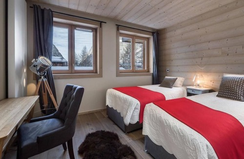 Le Cret Apartment | 1st floor, terrace, balcony, parking, tv, ski locker, 110m², Val d'Isère