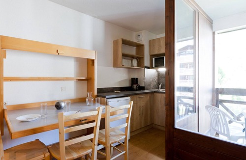 Brides-les-Bains Apartment | 2* Studio for 4 people, balcony, WIFI, parking, pets allowed