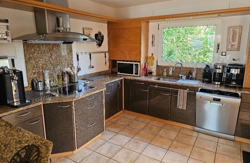 Mazan House | 200 m² Villa, Sleeps 8, 4 Bedrooms, Swimming Pool, Provence, Ventoux