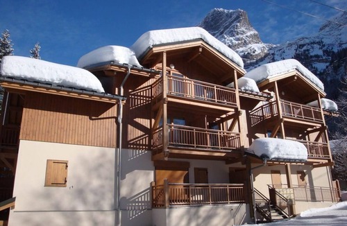 Pralognan-la-Vanoise Apartment | 200m from resort center, 2nd floor, balcony, tv, ski locker, 43m², Pralognan-la-Vanoise