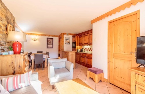 Aime Apartment | 200m from resort center, 4th floor, fitness, swimming pool, sauna, hammam, tv, 62m², La Plagne