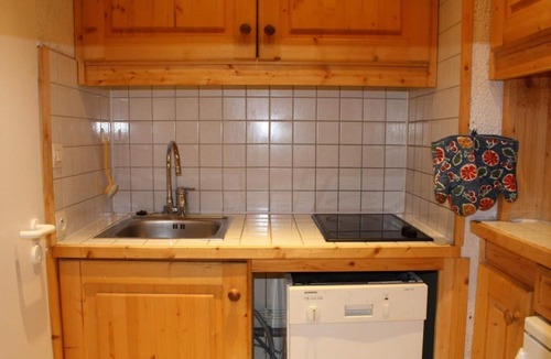 Tignes le Lac Apartment | 20m from resort center, 3rd floor, view lake, balcony, tv, ski locker, 70m², Tignes
